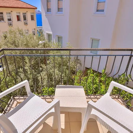 Aparthotel Mina *